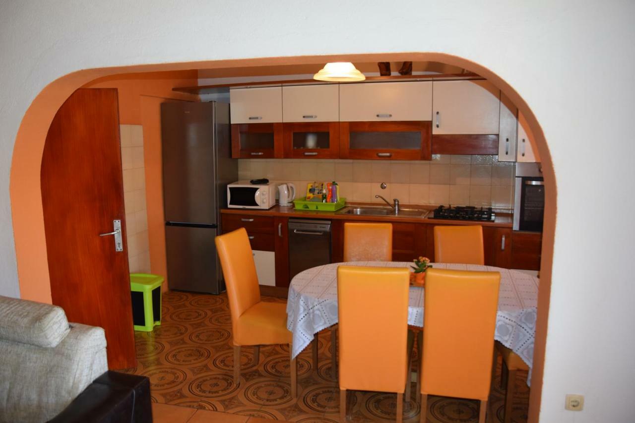 Apartman Linda 1 Baška Voda Kültér fotó